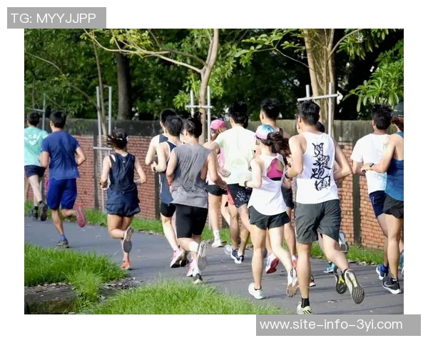 基德透露埃克萨姆因伤缺席训练加福德恢复良好已能进行跑步训练